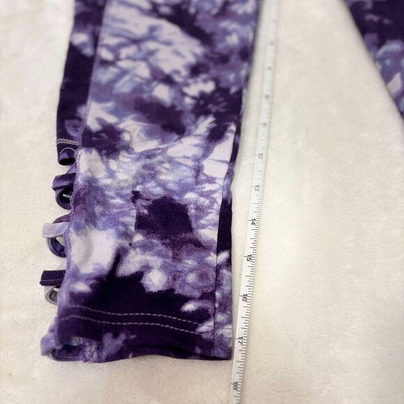 Women's Lavender & White Blended Leggings with Side Pockets by ShoActive - Picture 5 of 5